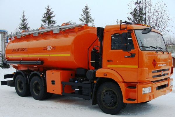 Автотопливозаправщик НЕФАЗ 66052